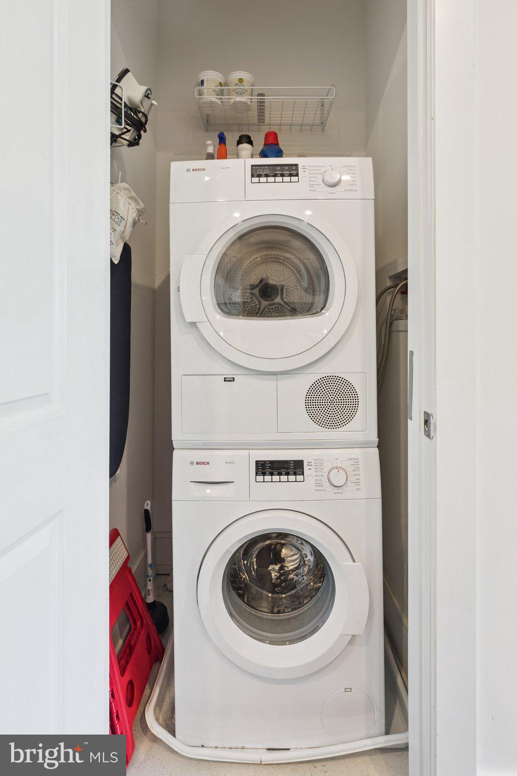 410 South Front Street, Unit 108 Philadelphia, PA 19147 - Photo 24 of 34 a utility room with dryer and washer