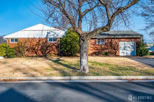 $525,000 | 130 Woodrow Avenue, Piscataway, NJ 08854