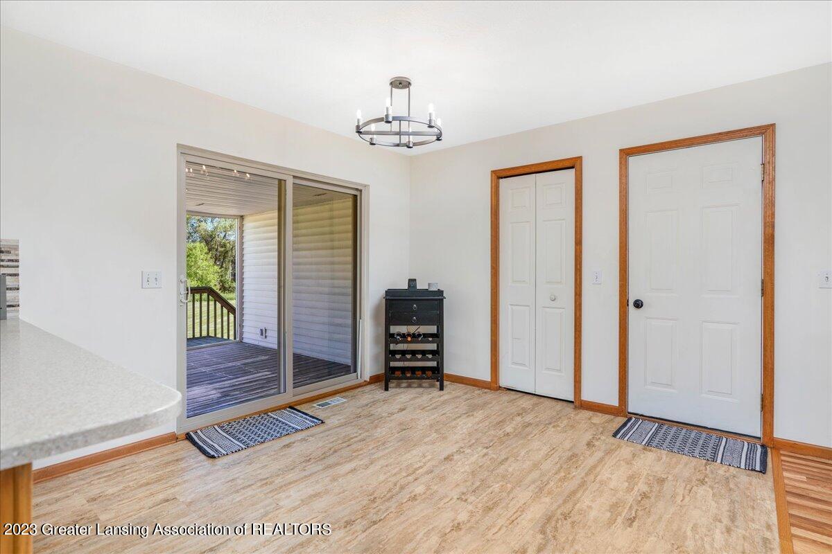 65 Three Oaks Road Okemos, MI 48864 - Photo 21 of 61 20-Media Jett-20