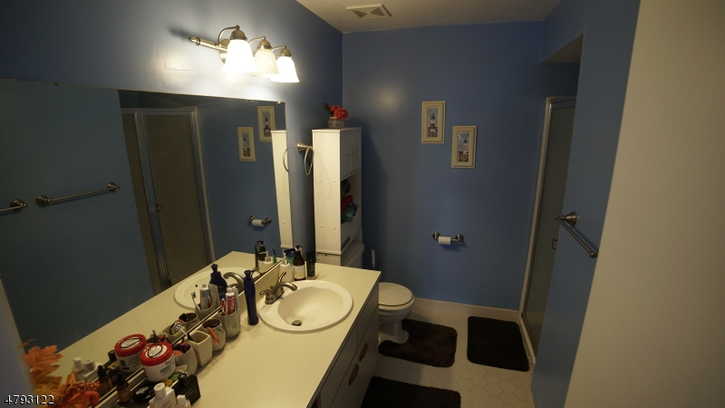 108 Federal Hill Road, Unit 108 Pompton Lakes, NJ 07442 - Photo 7 of 10