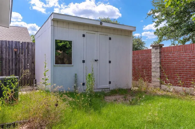 a front view of house with yard