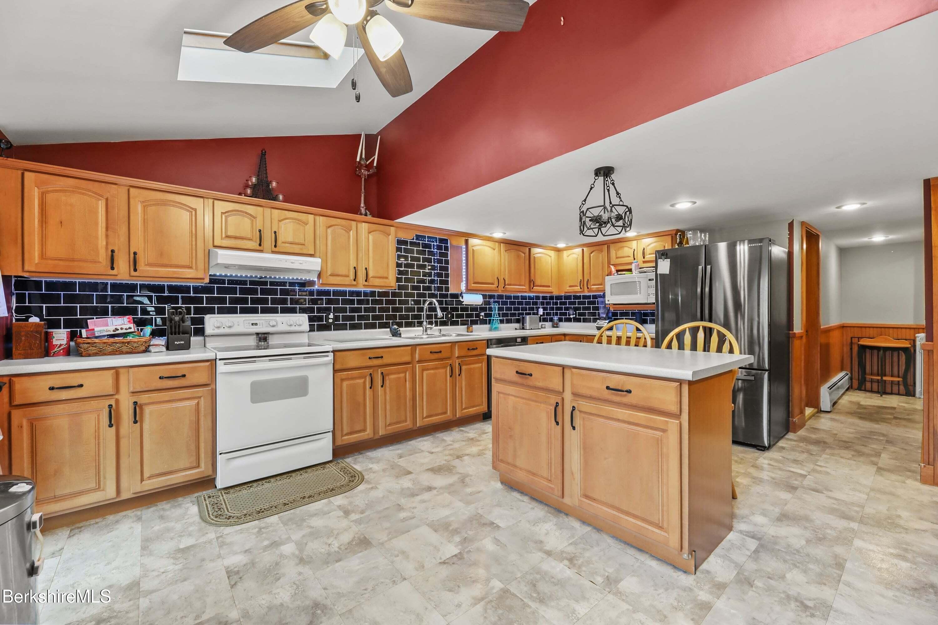 1127 North Hoosac Road Williamstown, MA 01267 - Photo 23 of 54 9ee401a6-2934-4b20-a141-780f60309952