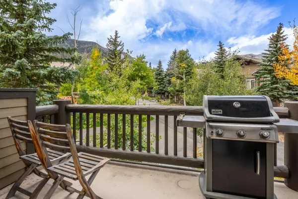 $1,149,000 | 956 Fairway Circle, Unit 956, Mammoth Lakes, CA 93546