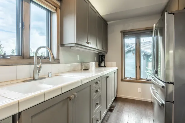 $1,219,000 | 956 Fairway Circle, Unit 956, Mammoth Lakes, CA 93546