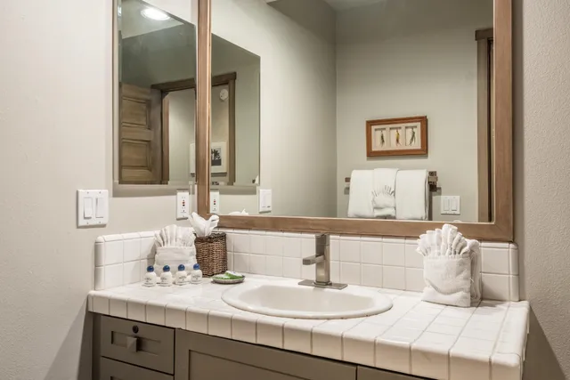 $1,219,000 | 956 Fairway Circle, Unit 956, Mammoth Lakes, CA 93546