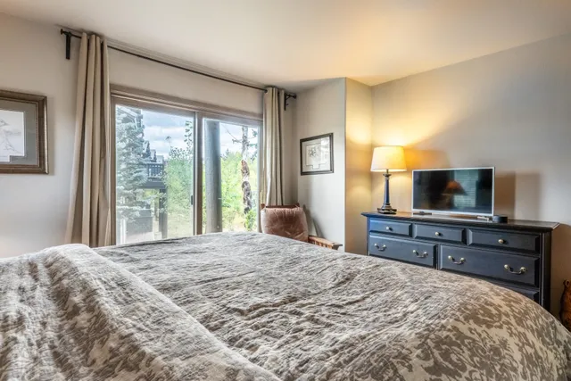 $1,219,000 | 956 Fairway Circle, Unit 956, Mammoth Lakes, CA 93546