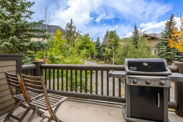 $1,219,000 | 956 Fairway Circle, Unit 956, Mammoth Lakes, CA 93546