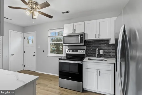 $2,800 | 341 Clarkson Street, Burlington, NJ 08016