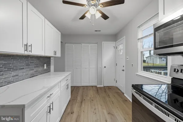 $2,800 | 341 Clarkson Street, Burlington, NJ 08016