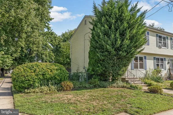 $2,800 | 341 Clarkson Street, Burlington, NJ 08016