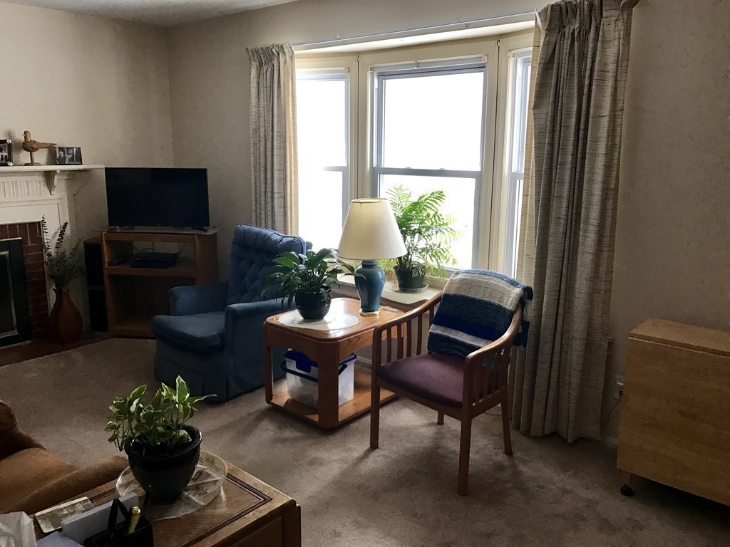 514 Dewey Street West Springfield, MA 01089 - Photo 15 of 28