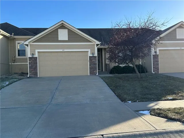 $364,900 | 217 Ashmont Drive, Smithville, MO 64089