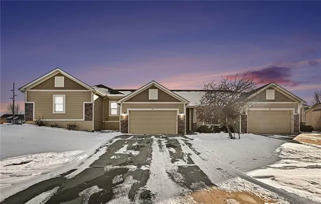 $364,900 | 217 Ashmont Drive, Smithville, MO 64089