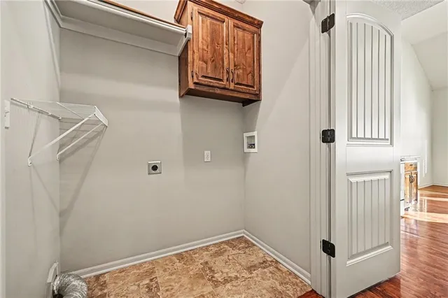 $364,900 | 217 Ashmont Drive, Smithville, MO 64089