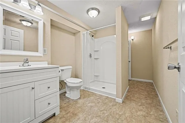 $364,900 | 217 Ashmont Drive, Smithville, MO 64089