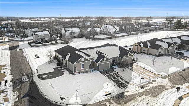 $364,900 | 217 Ashmont Drive, Smithville, MO 64089