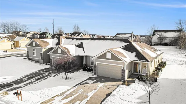 $364,900 | 217 Ashmont Drive, Smithville, MO 64089