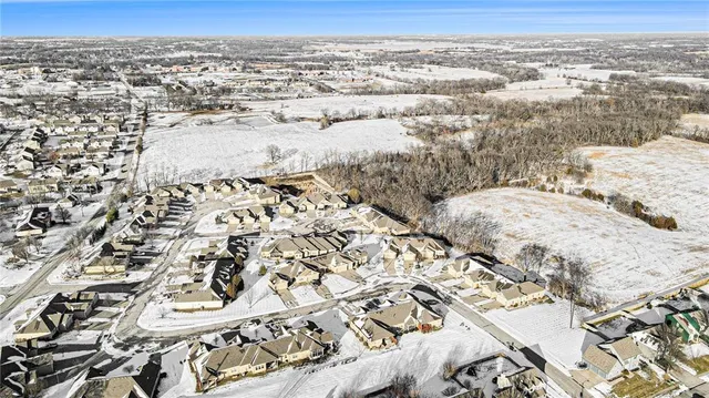 $364,900 | 217 Ashmont Drive, Smithville, MO 64089