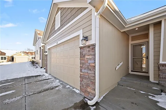 $364,900 | 217 Ashmont Drive, Smithville, MO 64089