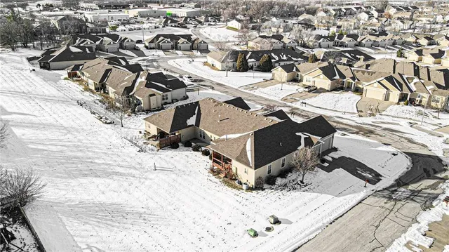 $364,900 | 217 Ashmont Drive, Smithville, MO 64089