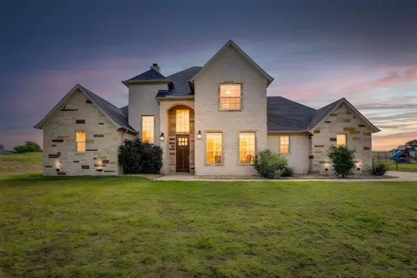 $539,000 | 120 War Wagon Circle, Millsap, TX 76066