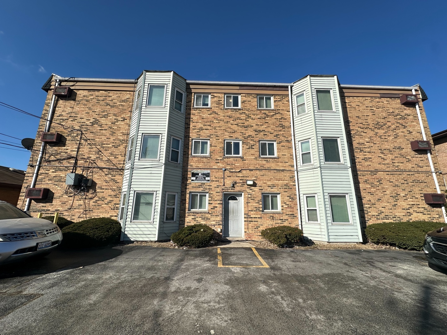 437 Prairie Avenue Calumet City, IL 60409 - Photo 5 of 15 front view of a building