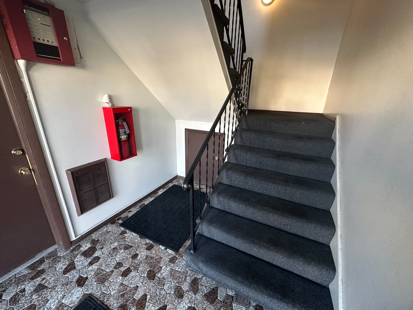 437 Prairie Avenue Calumet City, IL 60409 - Photo 8 of 15