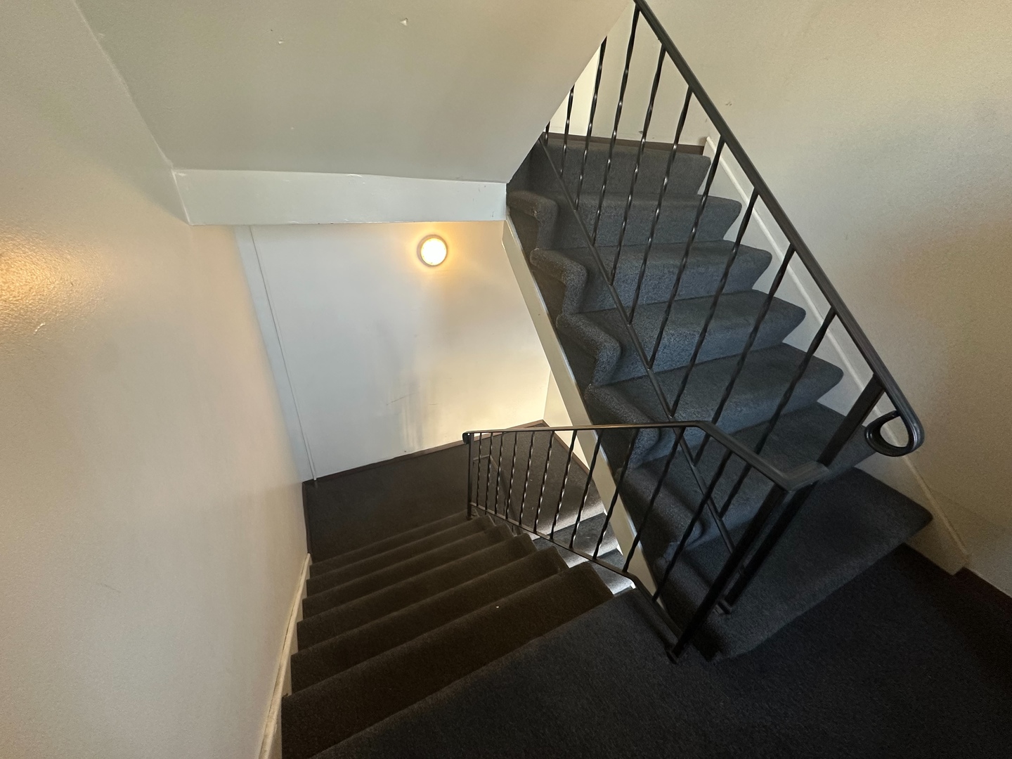 437 Prairie Avenue Calumet City, IL 60409 - Photo 9 of 15 a view of entryway