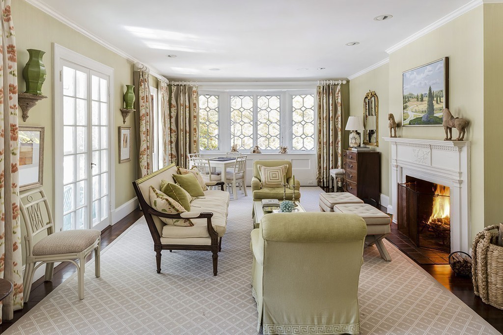 19 Old Neck Road Manchester, MA 01944 - Photo 13 of 29 Gallery Image 13