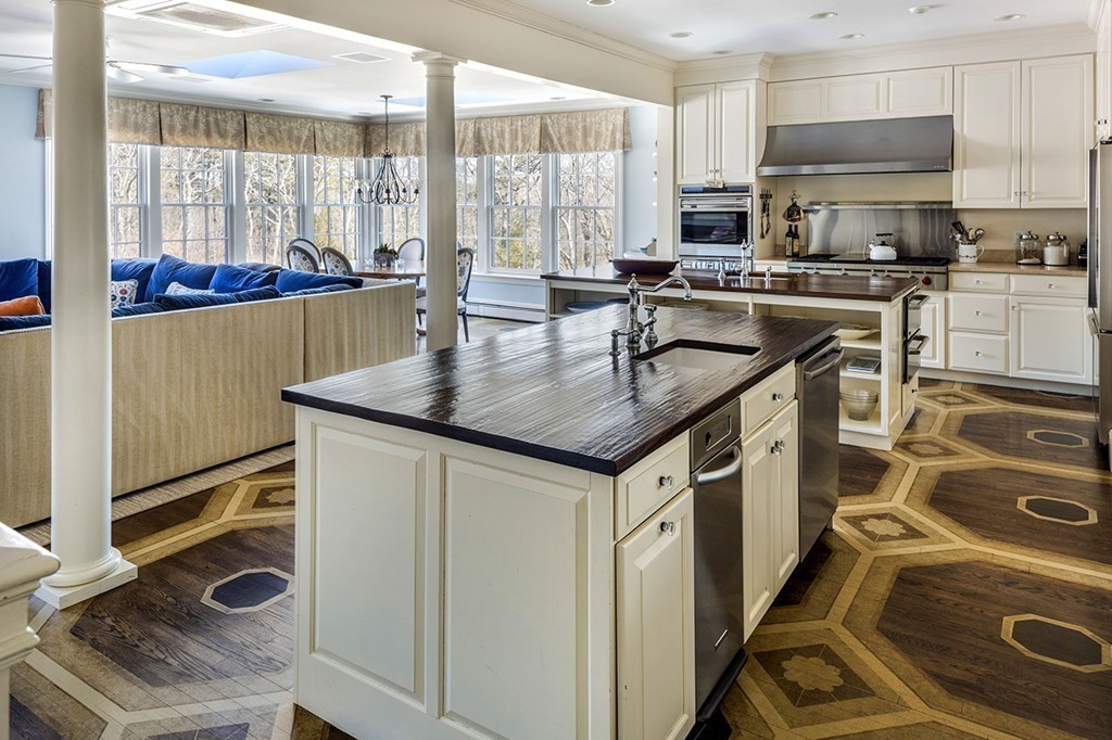 19 Old Neck Road Manchester, MA 01944 - Photo 14 of 29 Gallery Image 14