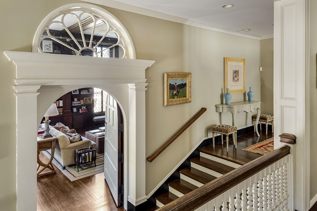 19 Old Neck Road Manchester, MA 01944 - Photo 17 of 29 Gallery Image 17