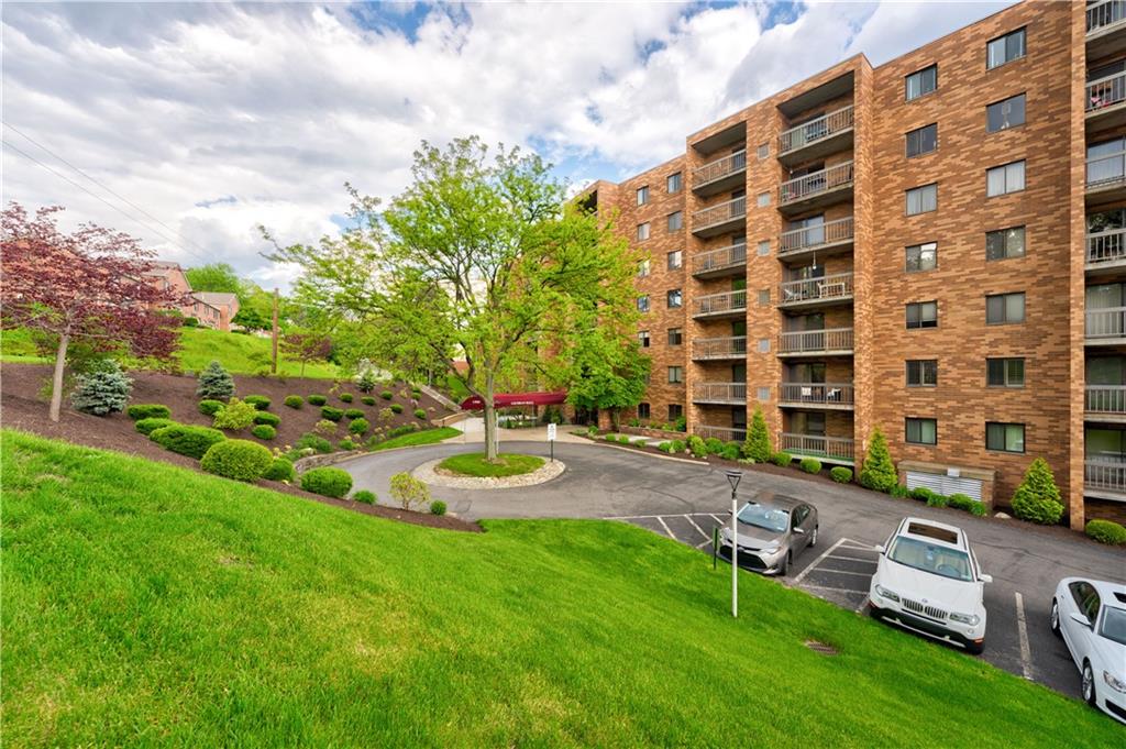 1500 Cochran Road, Unit 714 Pittsburgh, PA 15243 - Photo 2 of 20 Gallery Image 2