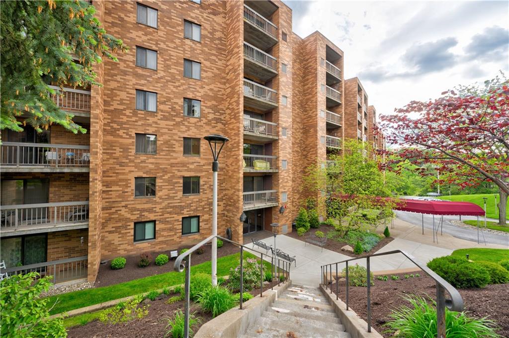 1500 Cochran Road, Unit 714 Pittsburgh, PA 15243 - Photo 3 of 20 Gallery Image 3