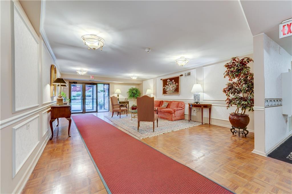 1500 Cochran Road, Unit 714 Pittsburgh, PA 15243 - Photo 4 of 20 Gallery Image 4
