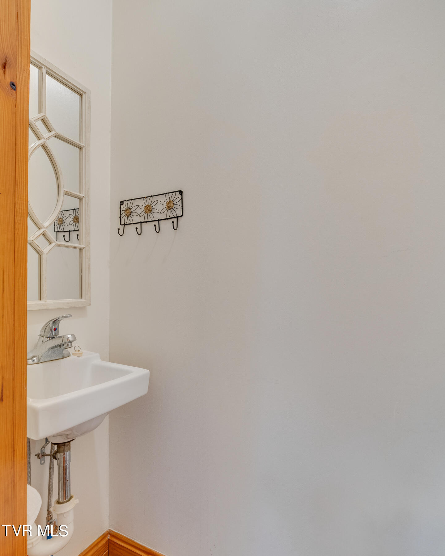 1115 Mountainview Road Erwin, TN 37650 - Photo 13 of 25 013