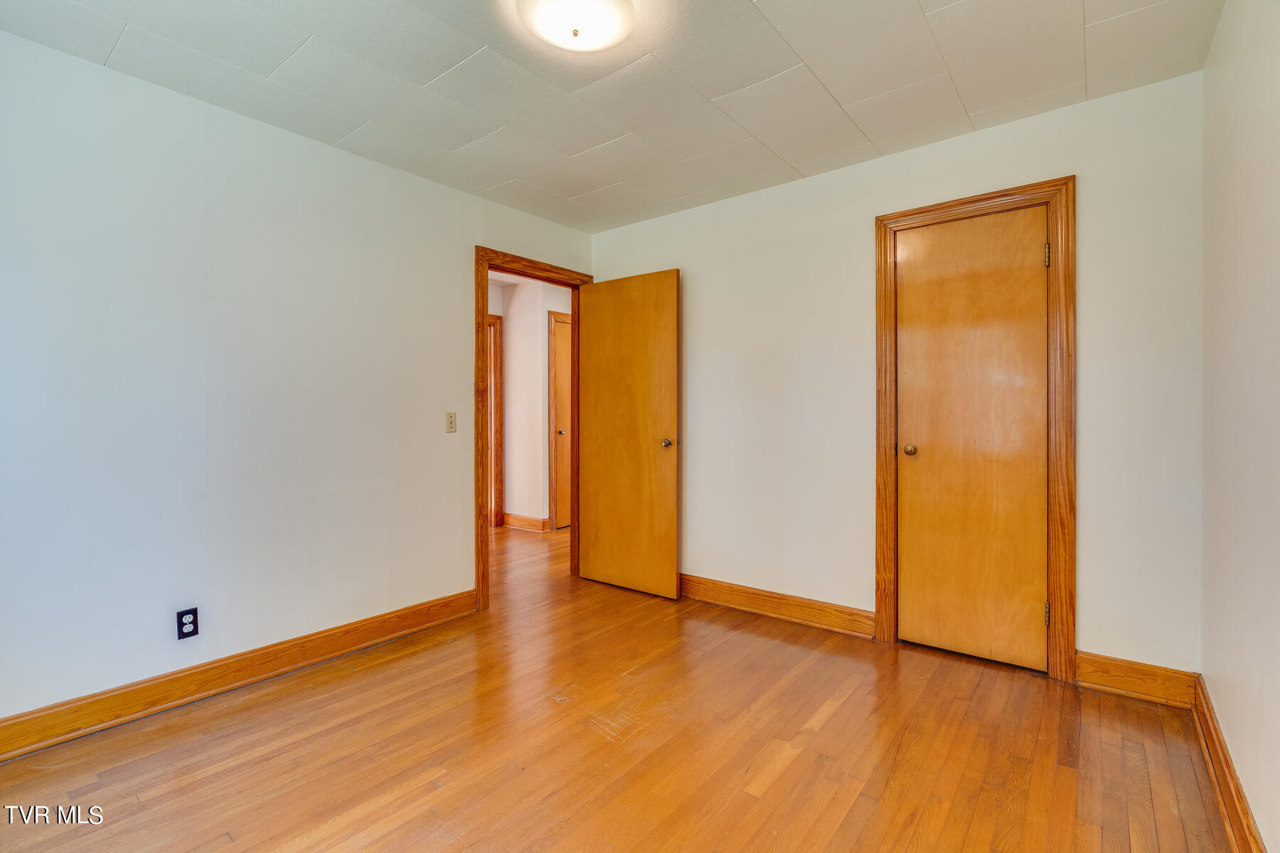 1115 Mountainview Road Erwin, TN 37650 - Photo 15 of 25 015