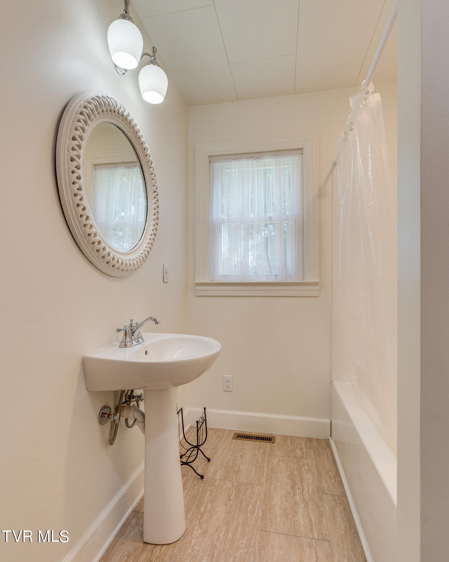 1115 Mountainview Road Erwin, TN 37650 - Photo 16 of 25 016