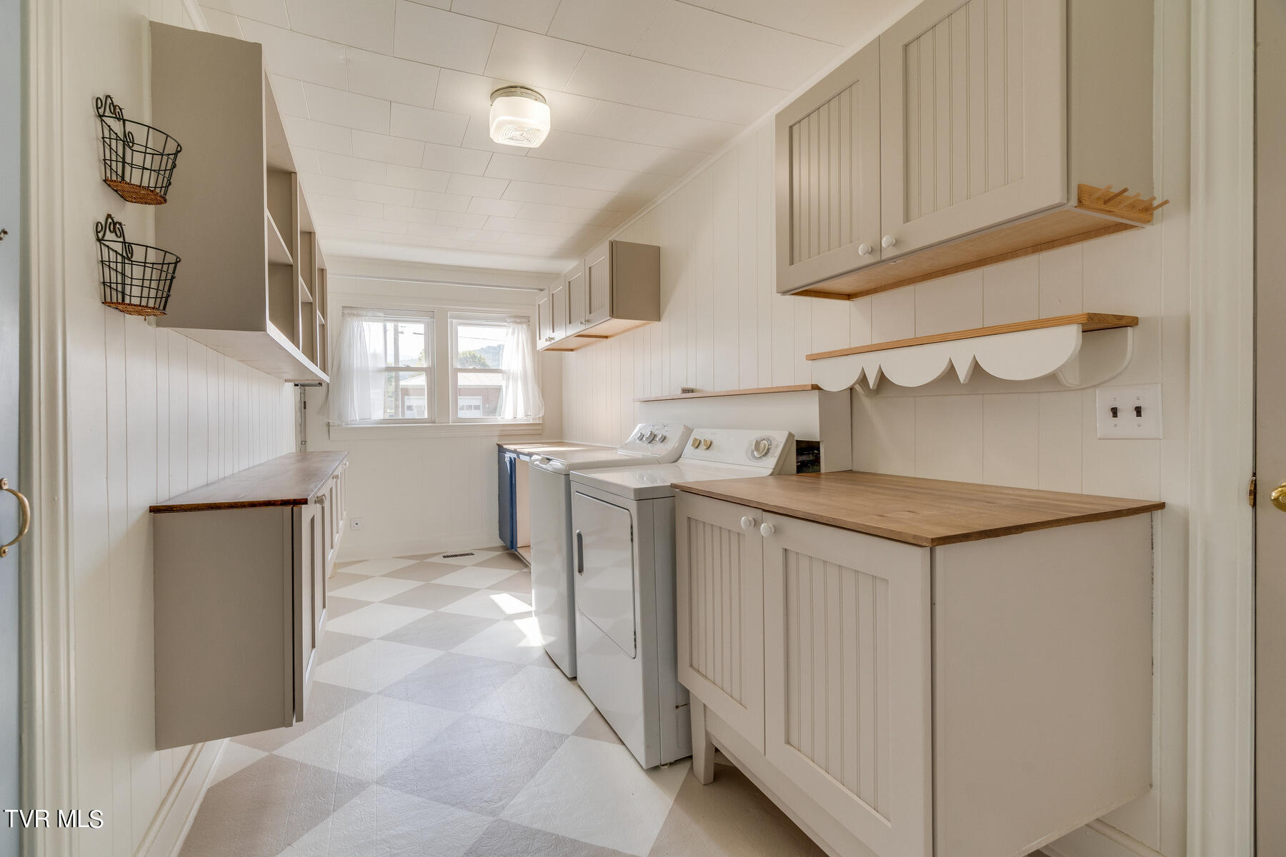 1115 Mountainview Road Erwin, TN 37650 - Photo 19 of 25 019