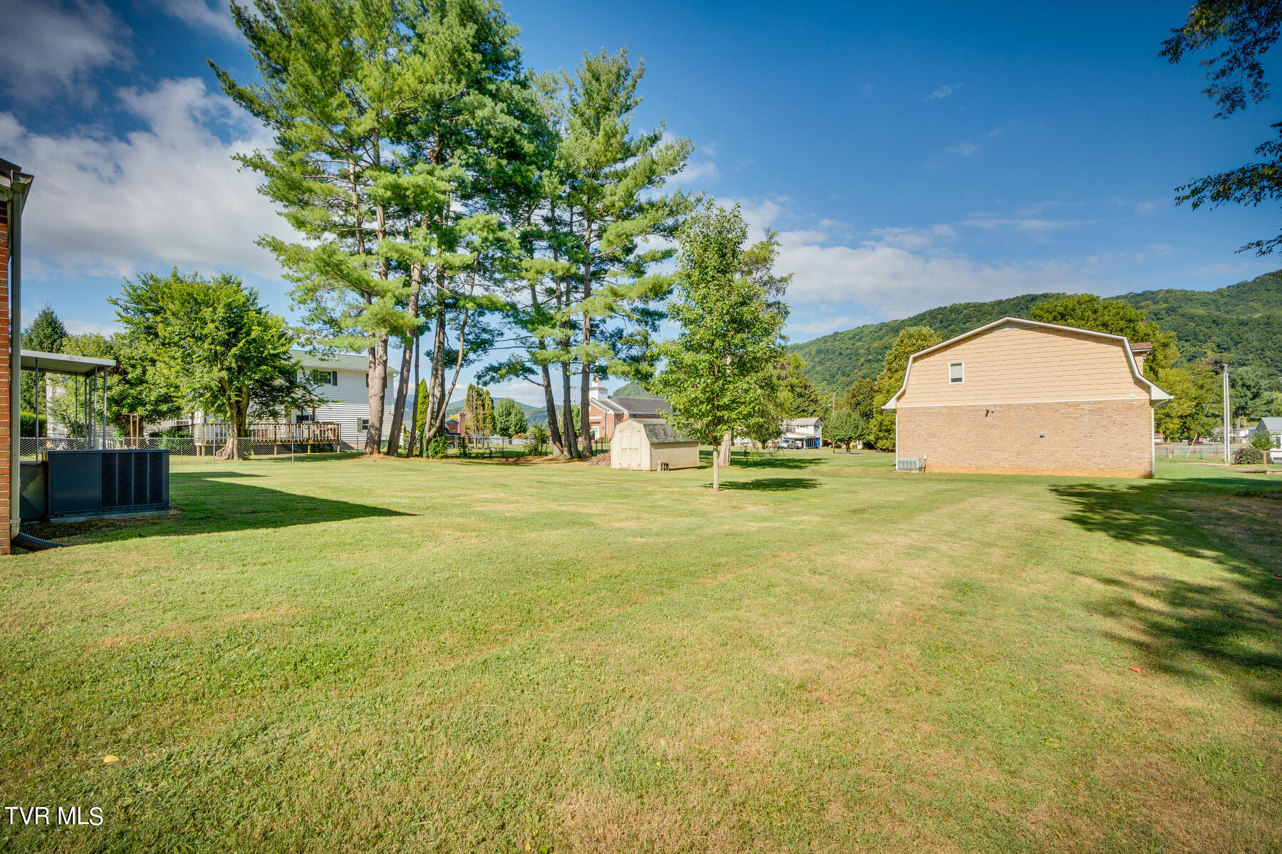 1115 Mountainview Road Erwin, TN 37650 - Photo 24 of 25 024