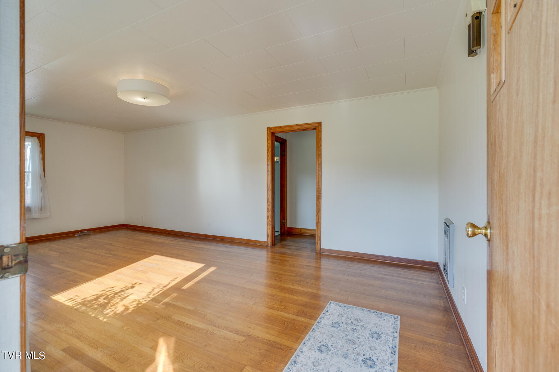 1115 Mountainview Road Erwin, TN 37650 - Photo 4 of 25 004