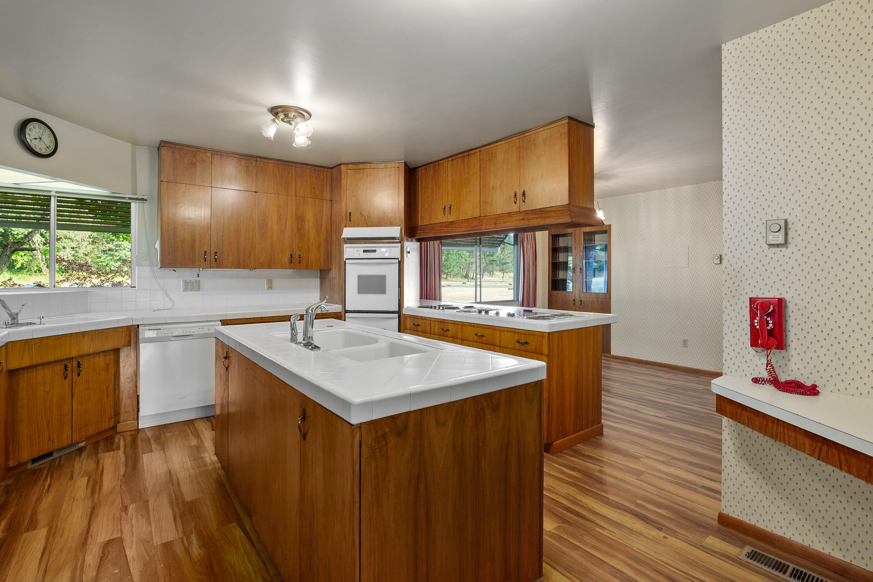 701 Messinger Road Grants Pass, OR 97527 - Photo 19 of 61 701 Messinger19