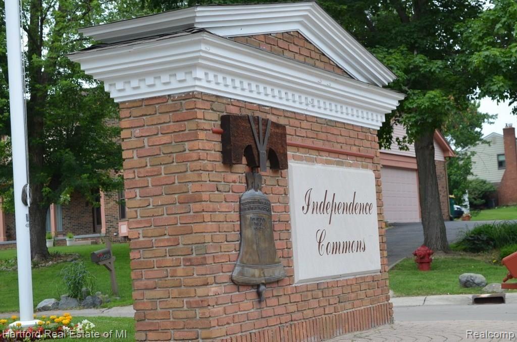 35872 Johnstown Road Farmington, MI 48335 - Photo 2 of 55 DSC_0182 (1024x678).jpg