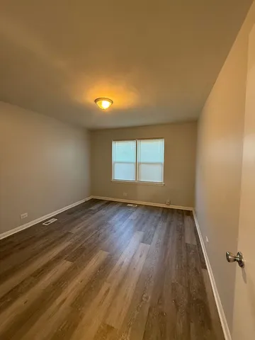 $1,050 | 1505 North Maywood Drive, Unit 1E, Maywood, IL 60153