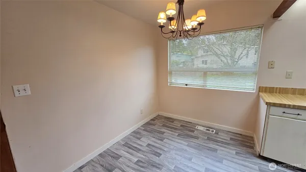 $3,400 | 14245 Southeast 41st Street, Bellevue, WA 98006