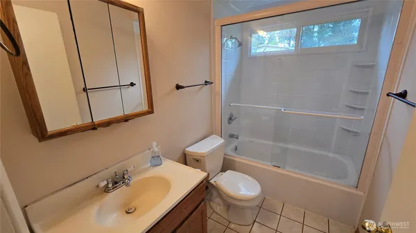 $3,400 | 14245 Southeast 41st Street, Bellevue, WA 98006