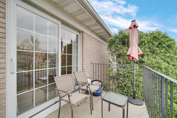 $199,900 | 2649 Georgetowne Drive, Unit B2, Highland, IN 46322