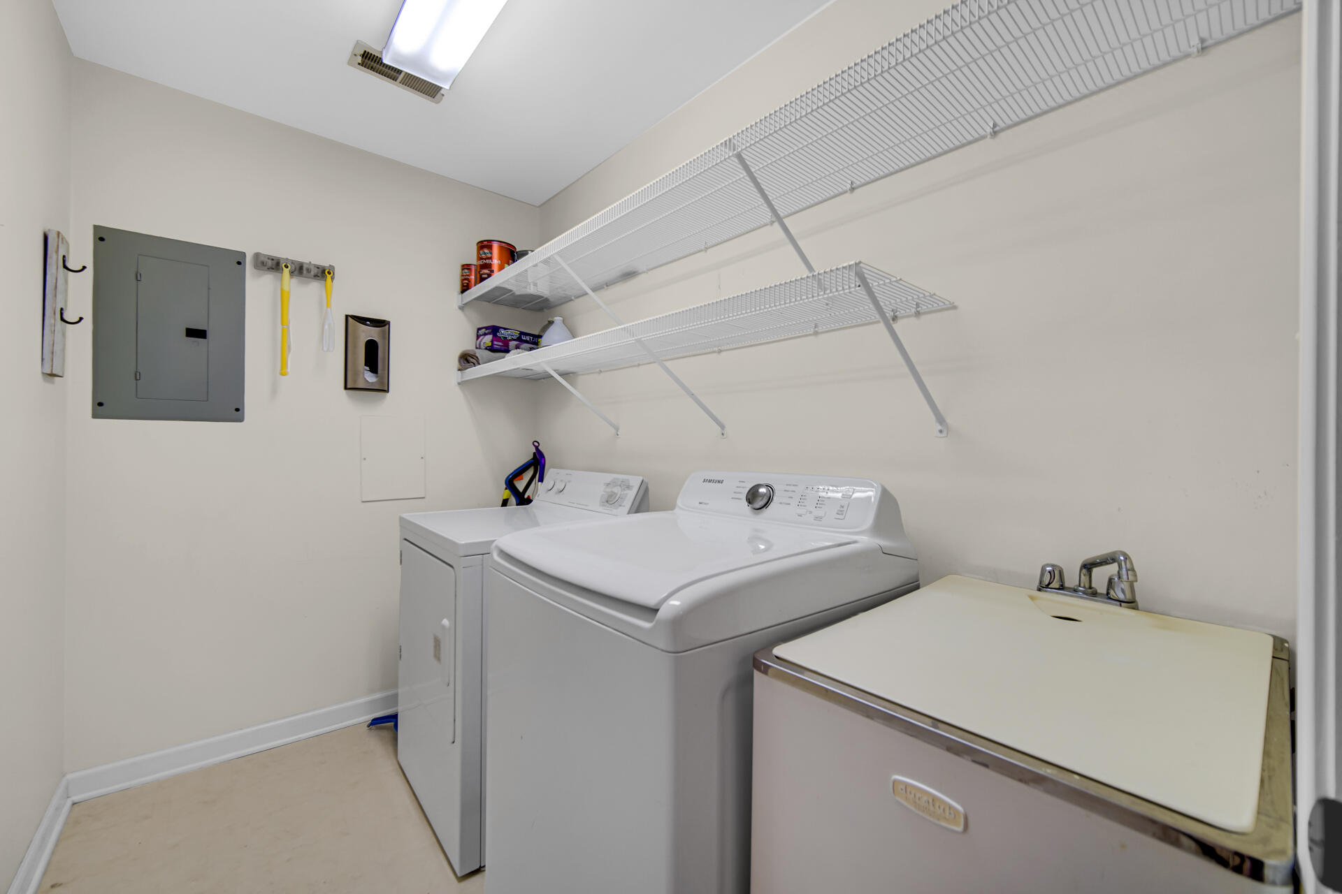 2649 Georgetowne Drive, Unit B2 Highland, IN 46322 - Photo 20 of 20 a utility room with dryer and washer