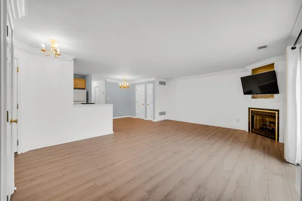 $199,900 | 2649 Georgetowne Drive, Unit B2, Highland, IN 46322