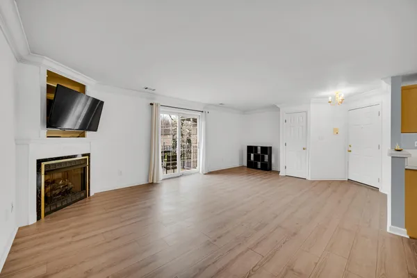 $199,900 | 2649 Georgetowne Drive, Unit B2, Highland, IN 46322