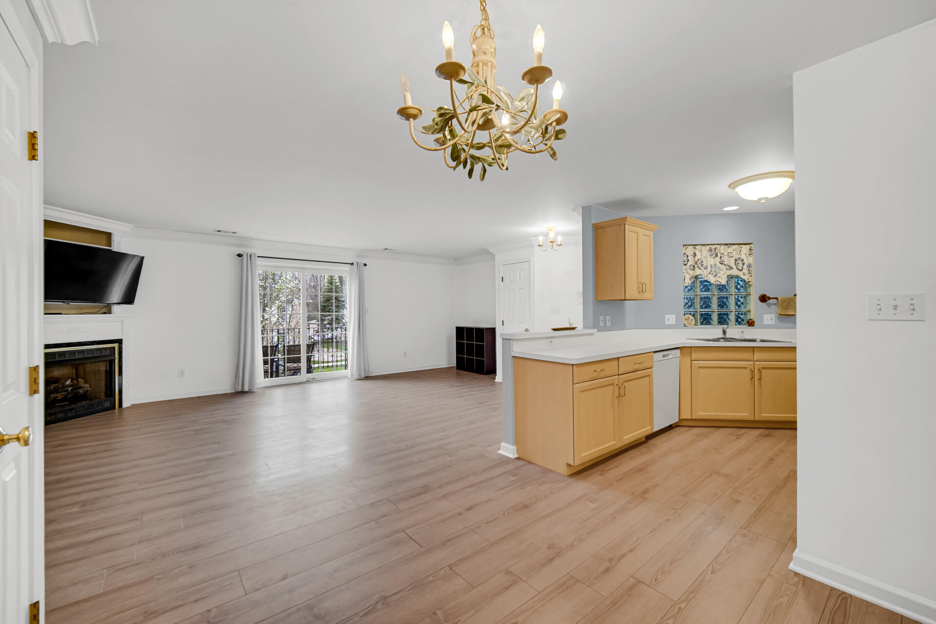 2649 Georgetowne Drive, Unit B2 Highland, IN 46322 - Photo 6 of 20 a kitchen with a stove a sink and a refrigerator